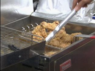 프랜차이즈 치킨 원가 공개…소비자 ‘싸늘’  
