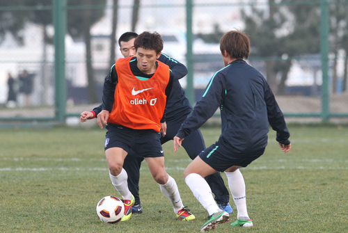 축구 국가대표팀 구자철이 터키 국가대표팀과의 평가전을 앞두고 7일  터키 이스탄불  벨레디예시 경기장에서 첫 훈련을 펼치고 있다.