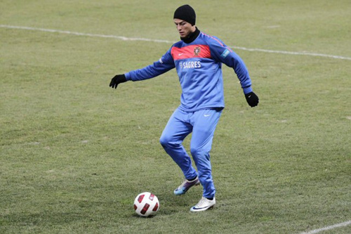 9일(한국시각) 스위스 제네바 스타디움에서 포르투갈 축구대표 크리스티아누 호날두가 훈련하고 있다.