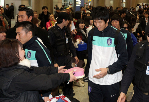 터키와의 평가전을 마친 한국 축구국가대표팀이 11일 오후 인천공항을 통해 귀국하고 있다.