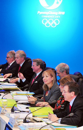 16일 강원 평창군 알펜시아리조트 컨벤션센터에서 국제올림픽위원회(IOC) 조사평가위원회의 2018년 동계올림픽 유치 후보도시인 평창의 공식 실사가 시작됐다.