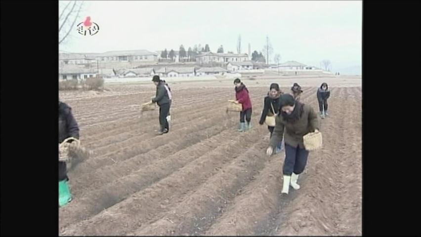 [요즘 북한은] 北, 농사 채비 분주 外