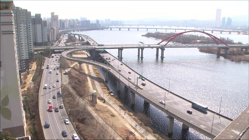 고유가에 도로 ‘뻥~’…생활상까지 바꿨다