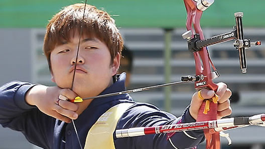 ‘막내’ 김우진, 한국 자존심 살렸다 