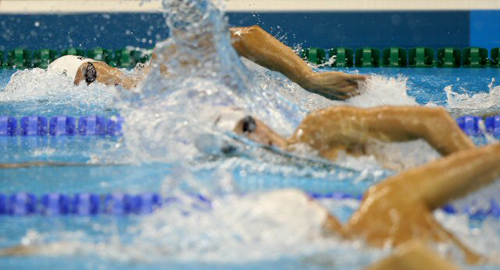 24일 중국 상하이 오리엔탈 스포츠센터 수영장에서 열린 2011 국제수영연맹(FINA) 세계수영선수권 남자 400m 자유형 결승, 대한민국 박태환이 선두로 치고 나가고 있다.