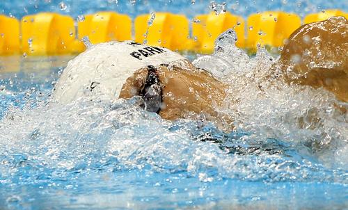 25일 중국 상하이 오리엔탈 스포츠센터 수영장에서 열린 2011 국제수영연맹(FINA) 세계수영선수권대회 남자 자유형 200m 예선에서 박태환이 힘차게 물살을 가르고 있다.