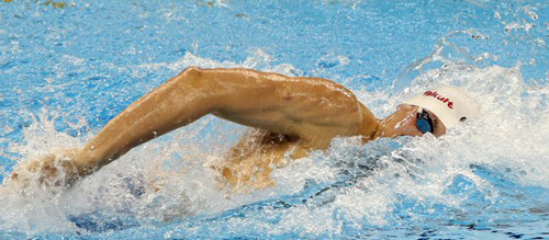 25일 저녁 중국 상하이 오리엔탈 스포츠센터 수영장에서 열린 2011 국제수영연맹(FINA) 세계수영선수권대회 남자 자유형 200m 준결승전 2조 경기에서 독일의 파울 비더만이 역영하고 있다.