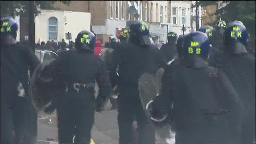 英 폭동 4명 사망…총리 “물대포 진압”