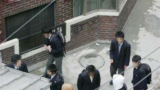 [인터넷 광장] 학교폭력 제보 학생 공개 논란 外