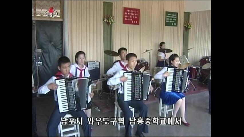[요즘 북한은] 북, 소년단 창립 기념 행사 준비 한창 外