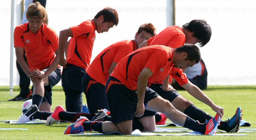 2012 런던올림픽 일본 축구 대표팀이 운명의 한일전, 런던올림픽 남자축구 3,4위전을 하루 앞둔 9일 오후(현지시간) 영국 카디프의 카디프 대학 축구훈련장에서 훈련을 하고 있다.