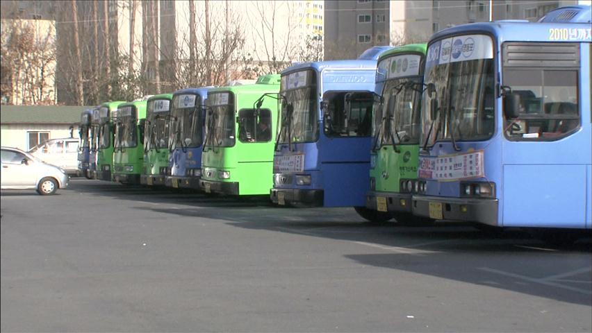 ‘택시법’ 법사위 통과…내일부터 버스 운행 중단