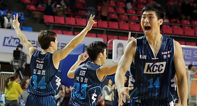 KCC ‘가드 3총사 돌풍’, 4쿼터 대역전극