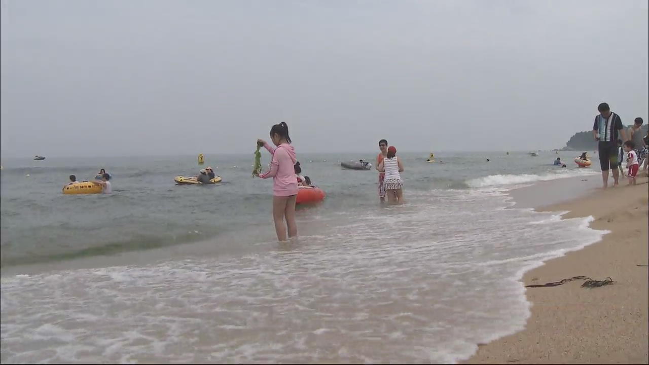 속초 해변 첫 개장…동해안 해수욕장 열렸다