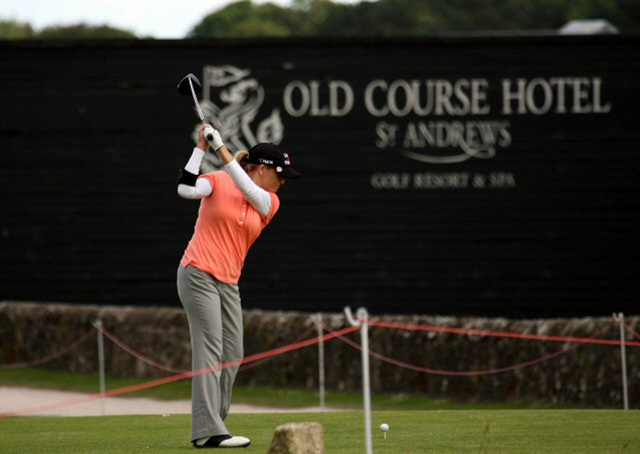 30일 브리티시여자오픈 골프대회가 열리는 영국 스코틀랜드의 세인트 앤드루스 골프장 올드 코스 프로암 경기에서 크리스티커가 스윙을 하고 있다. << 하나금융그룹 제공 >>