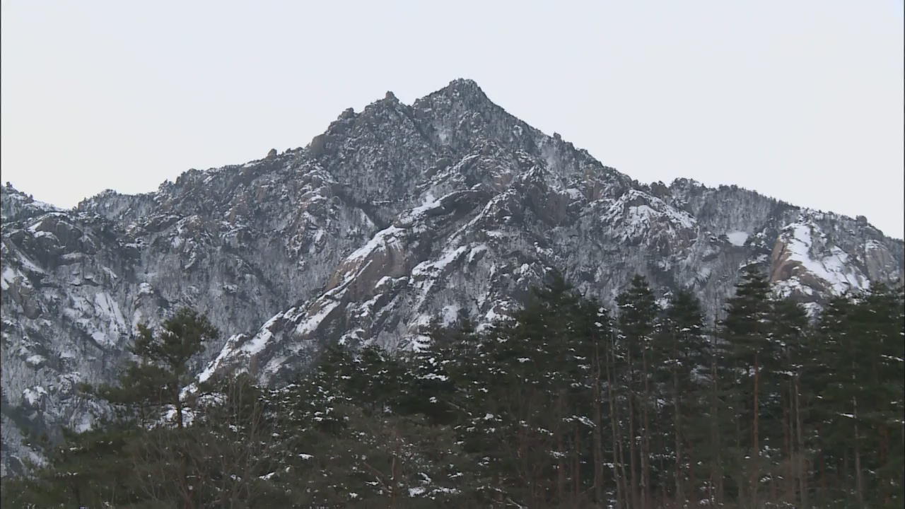 북한 금강산에 155cm 폭설…이산상봉 차질 우려도