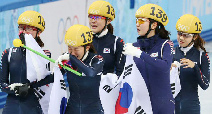 장하다! 여 쇼트 계주, 8년만 짜릿 금메달