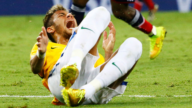 네이마르, 수니가 니킥에 악! ‘월드컵 끝’