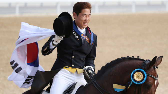 황영식, 김동선 제치고 마장마술 ‘AG 2관왕’