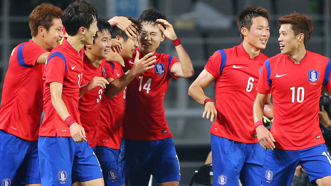 남 축구, 36년만 남북대결 ‘이번엔 웃는다’