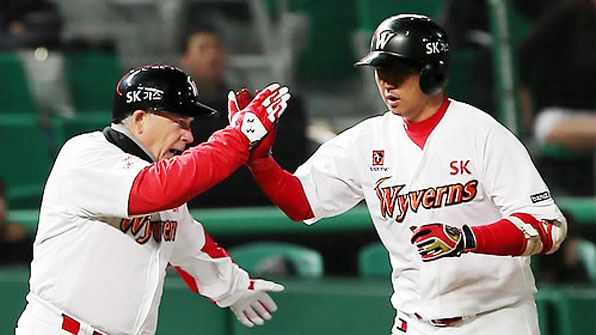 ‘최정 11회 역전 결승포’ SK, NC 5연승 저지