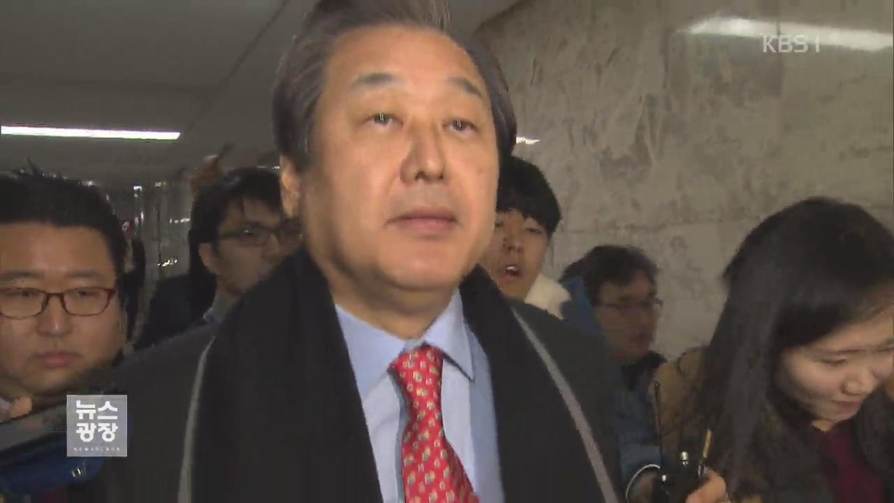 김무성 대표 등 비박계 50여명 회동…친박계 반발