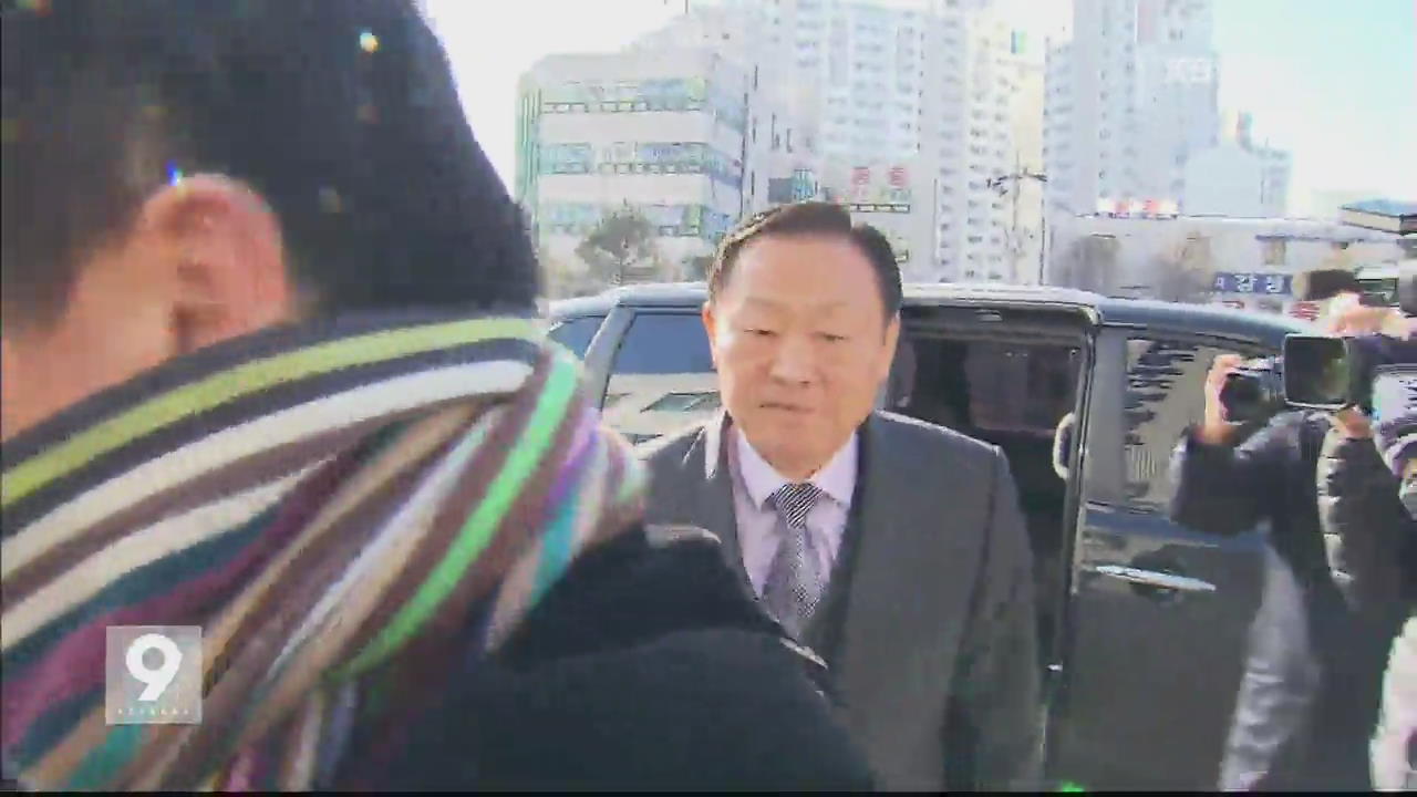 ‘사퇴압박’ 포천시장 일주일 만에 정상 출근