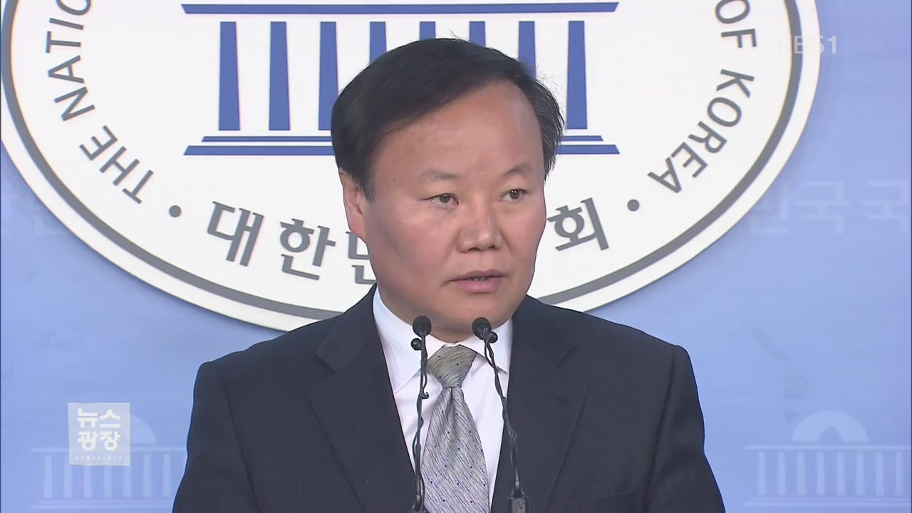 청와대 참모진 개편…정무수석에 김재원