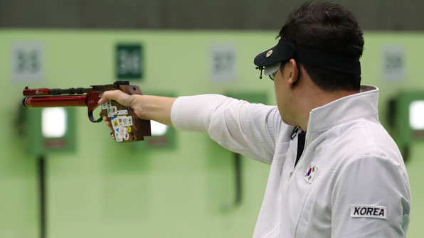 ‘한국 첫 메달 기대’ 진종오 “최초 3연속 금 쏜다”