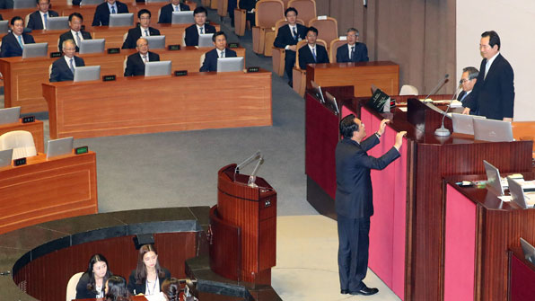 與 “정 의장 입장 표명”…파행 장기화 우려