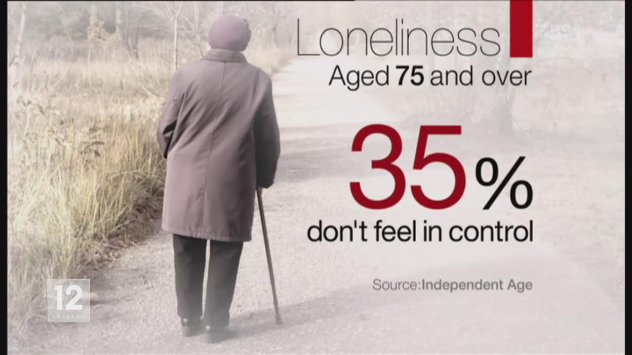 英 노년층 35%…“외로움 통제 못 해”