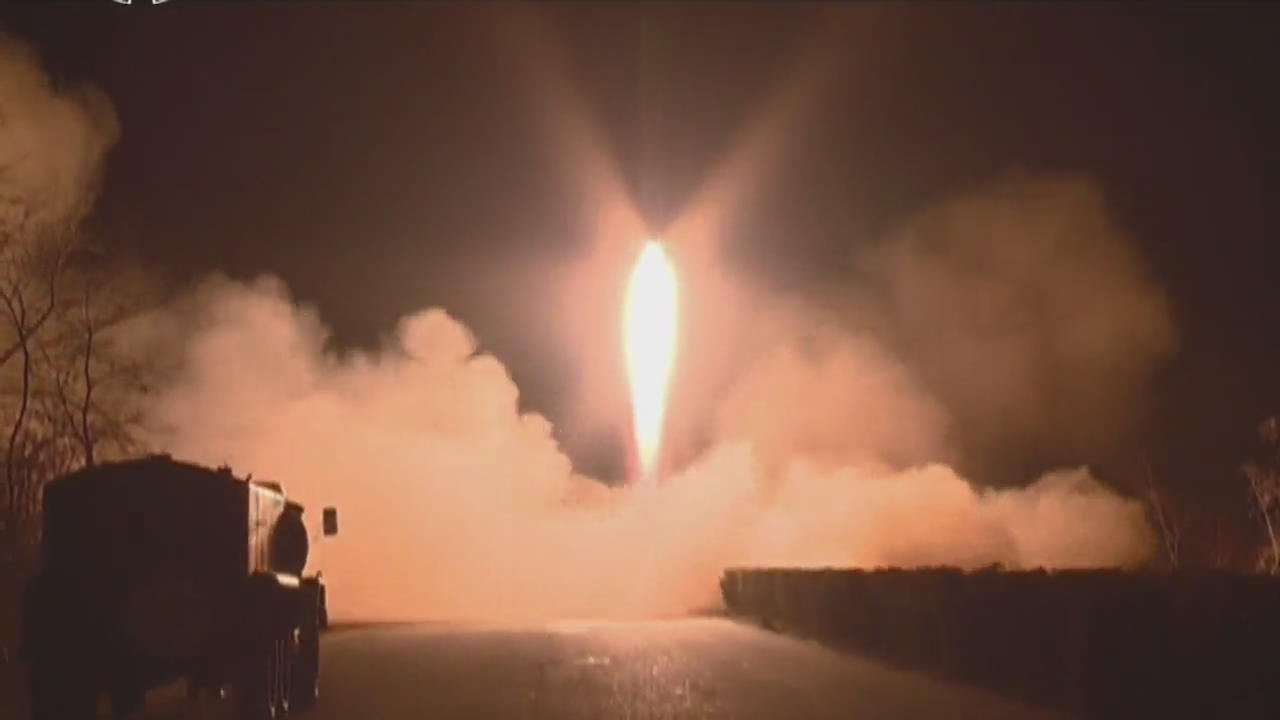 北 “지대지 중장거리 미사일 시험발사 성공”