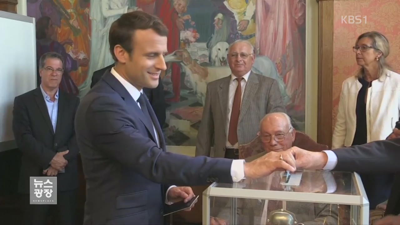 프랑스 총선 1차 투표 예측 조사…마크롱 신당 압승 예상