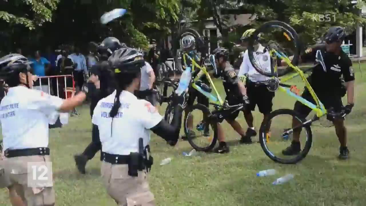 태국, 자전거를 무기 삼은 ‘자전거 경찰’