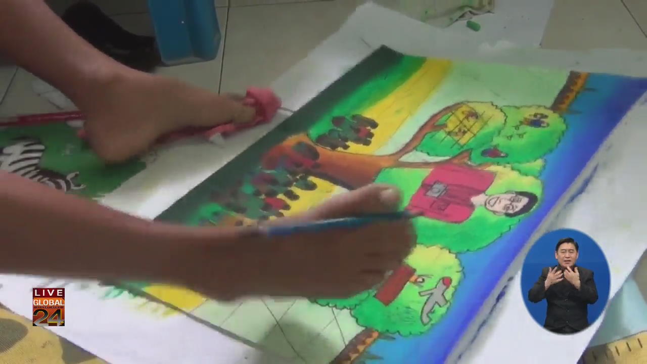 태국, ‘발가락으로 그린 그림’ 최우수상
