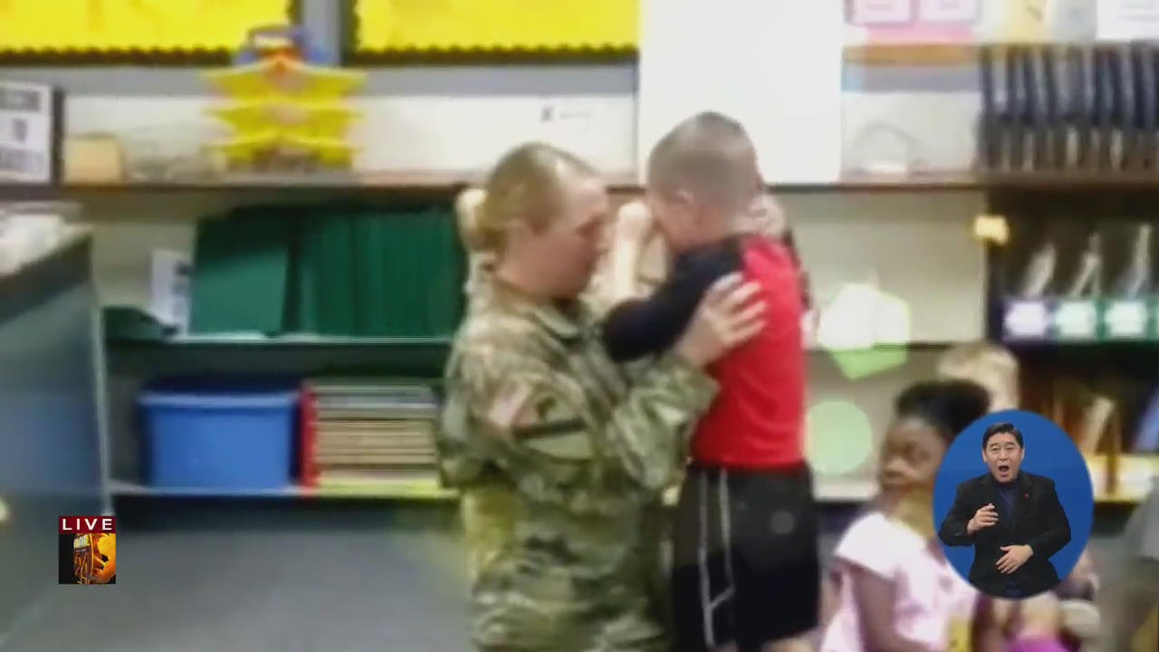 [글로벌24 브리핑] 학교에 깜짝 등장한 군인 엄마!