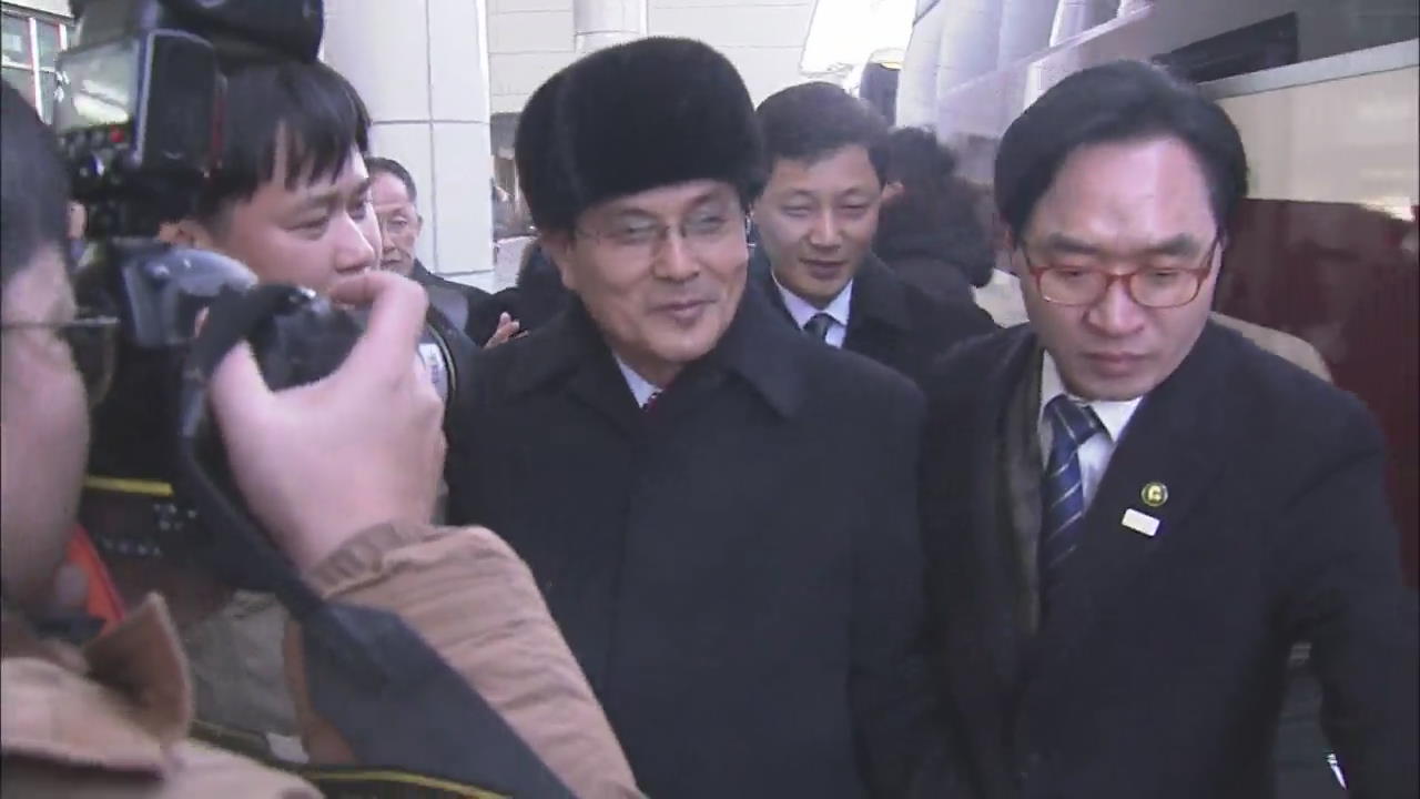 N. Korean Team Arrives