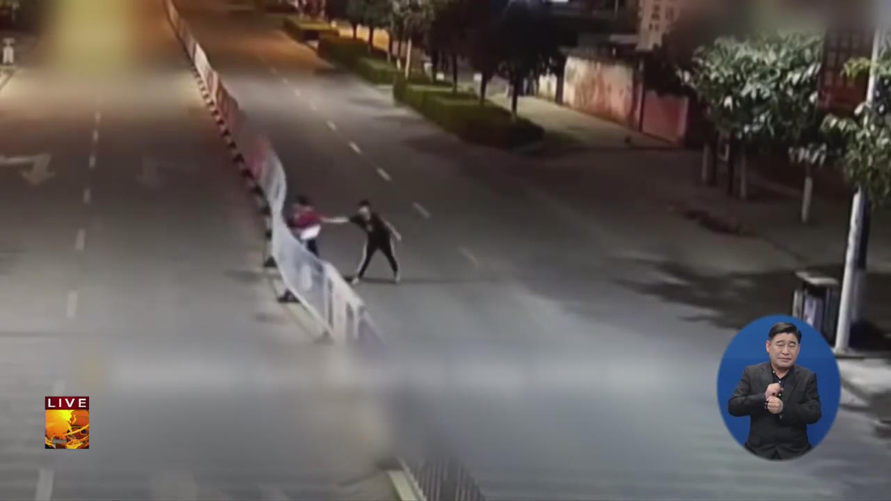 [글로벌24 브리핑] 음주 난동 부리다가…‘중앙분리대 도미노’