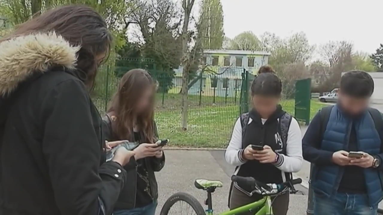 프랑스 초중학교 스마트폰 전면 ‘사용 금지’
