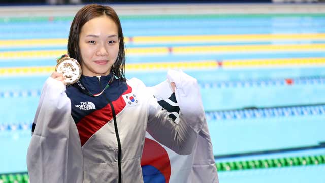 김서영, 혼영 200m 대회 신기록으로 금메달 획득