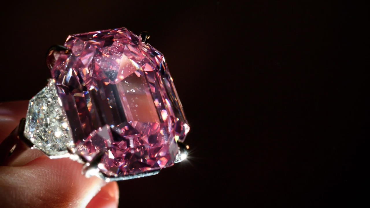 [지구촌 포토] 경매에서 574억 원으로 낙찰된 다이아몬드