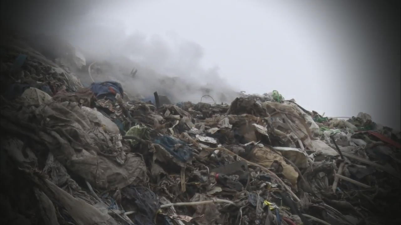 [뉴스 따라잡기] “수출이 막혀서?”…‘수만 톤 쓰레기 산’의 비밀