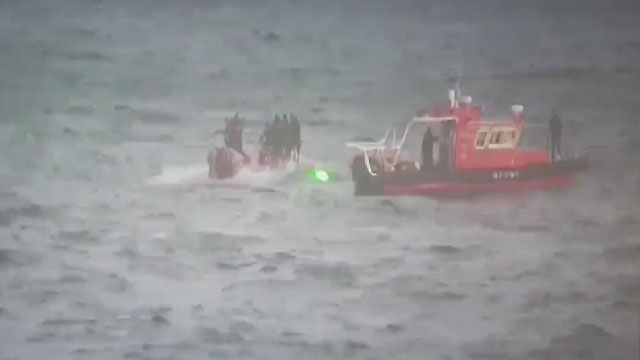 통영 욕지도 인근 해상 낚싯배 전복…11명 구조·3명 실종