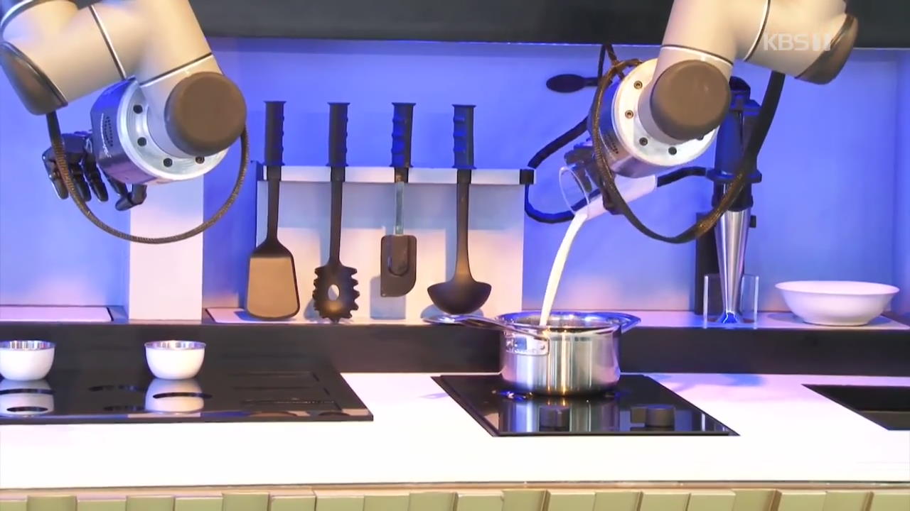 햄버거·볶음밥도 척척…똑똑한 ‘요리 로봇’ 어디까지?