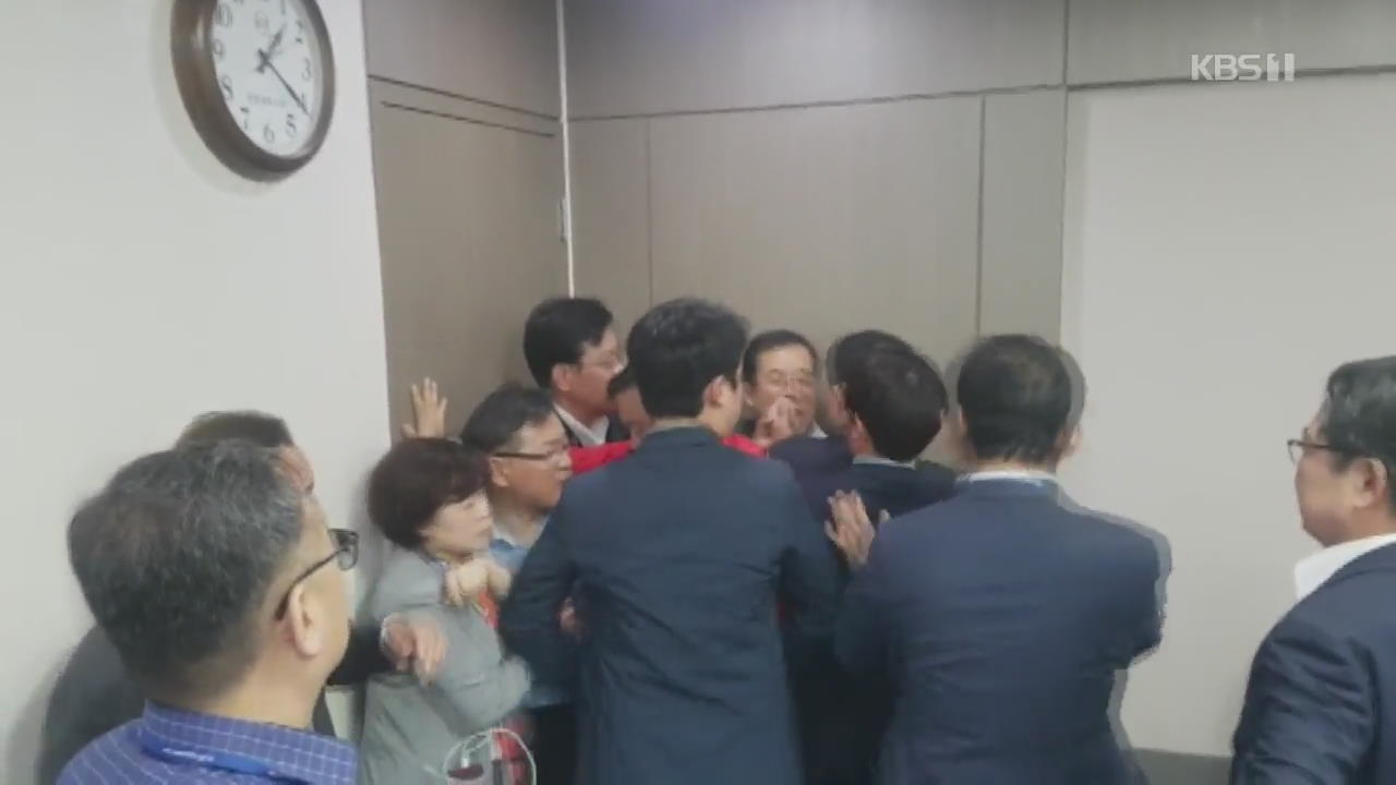 국회 ‘패스트트랙 폭력’ 수사 본격화…의원 4명 출석 통보