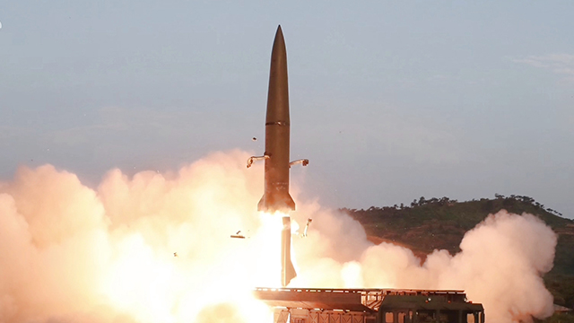 北 단거리 탄도미사일 2발 발사…“25일 미사일과 유사”