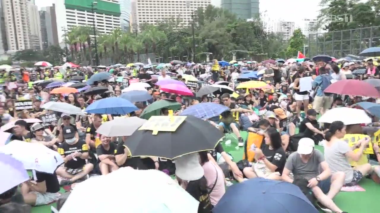 홍콩 170만 명 참여 시위 충돌 없이 마무리…긴장 여전