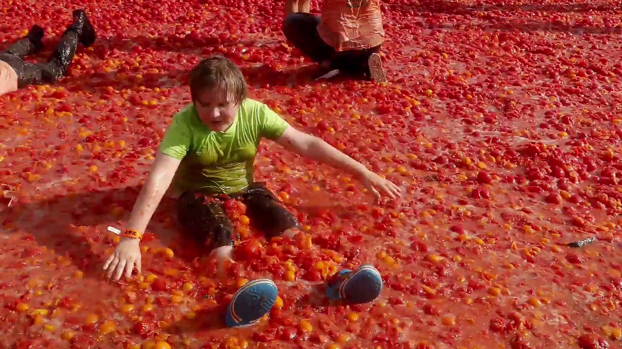 [지구촌 포토] 러시아 토마토 싸움 축제 ‘토마티나’