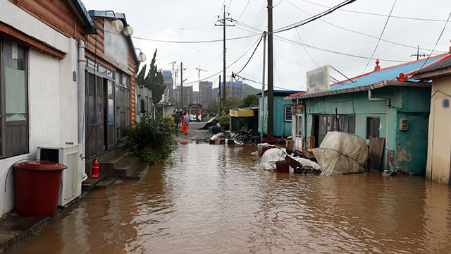 태풍 ‘미탁’ 사망자 10명으로 늘어…4명 실종·8명 부상