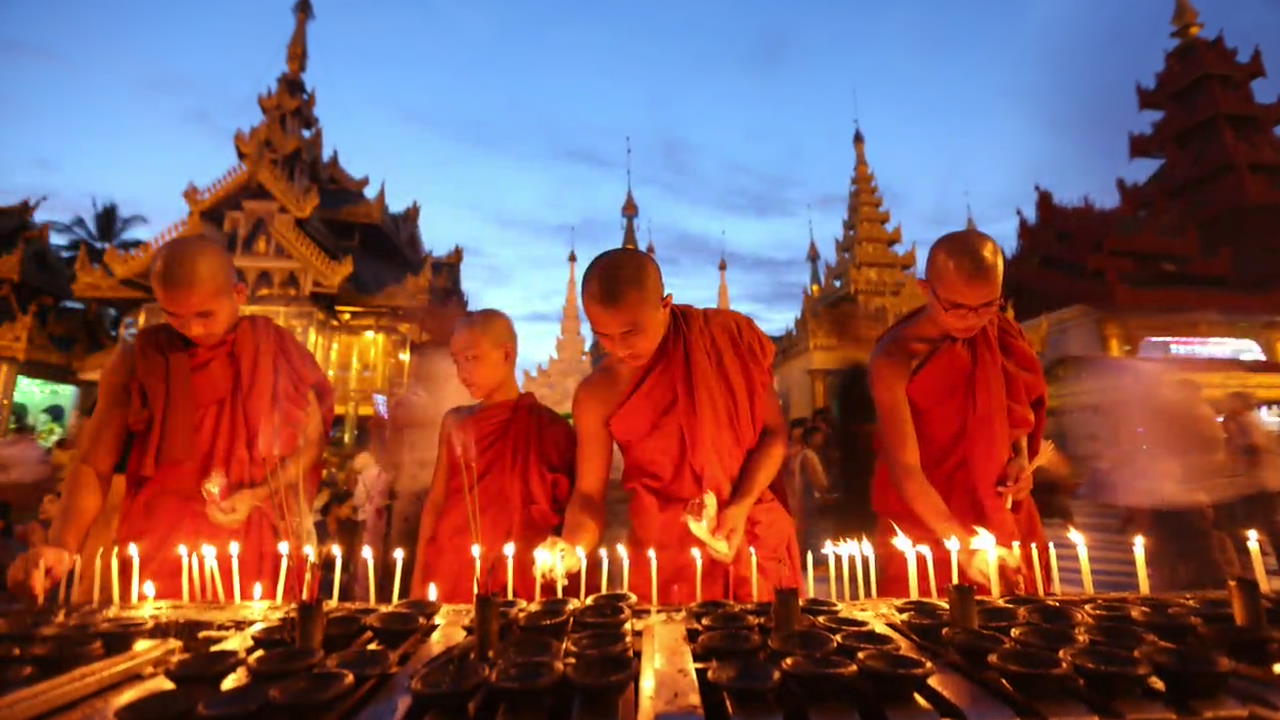 [지구촌 포토] 미얀마 부처님 기리며 축복 기원하는 전통 불교 축제